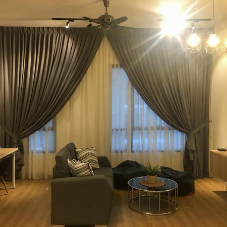 Zayah Homestudio Near Bukit Jalil / Mines Сери Кембанган Екстериор снимка
